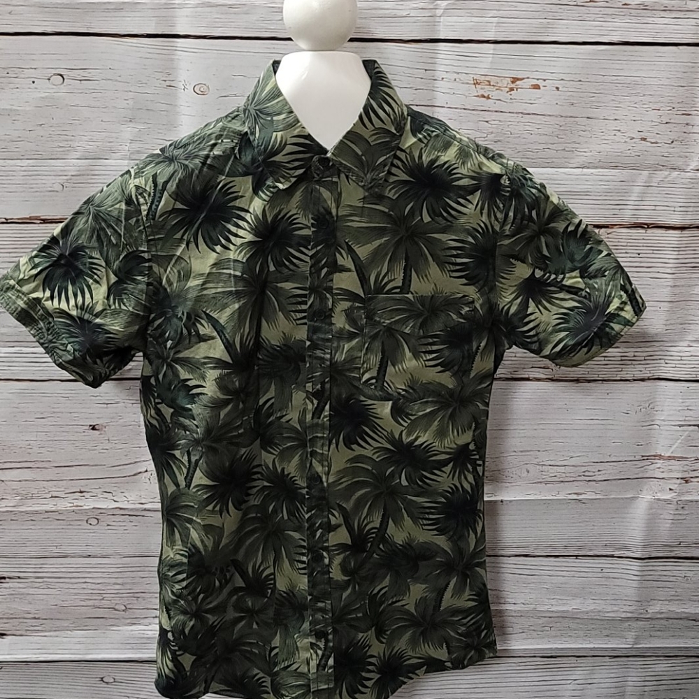 Broken Threads Summer Button-down
